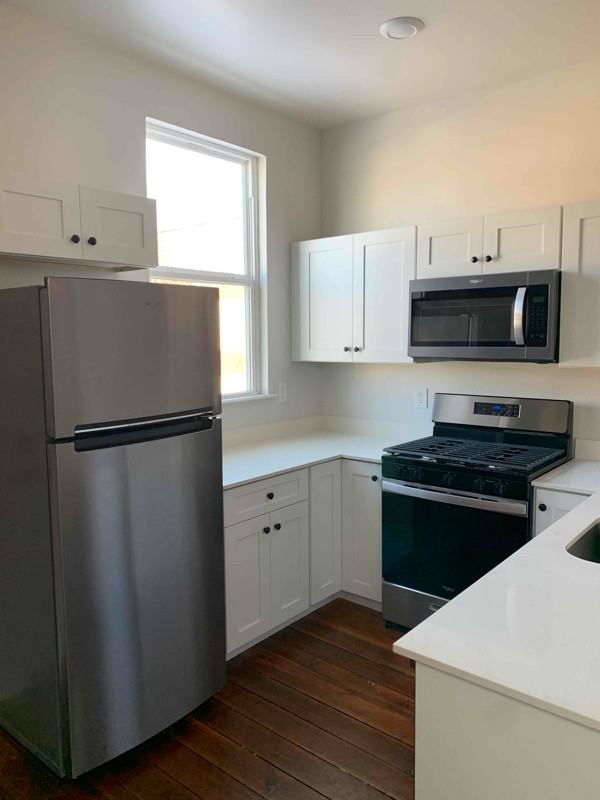 128 W 9th St - Photo 3 of 18