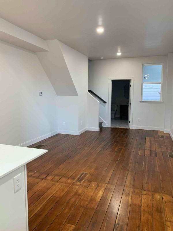 128 W 9th St - Photo 7 of 18