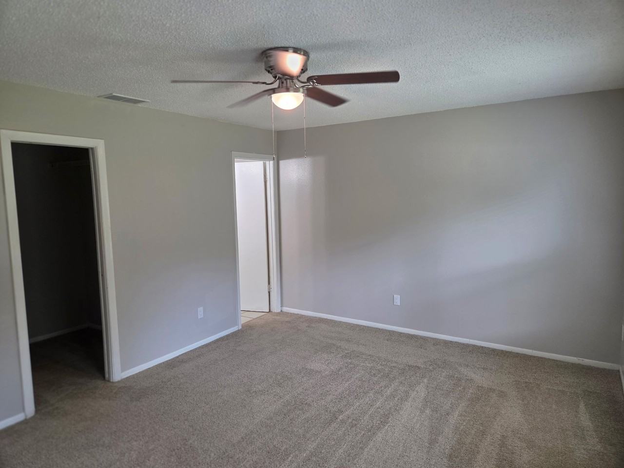 2434 N John Young Pkwy #6 - Photo 6 of 7