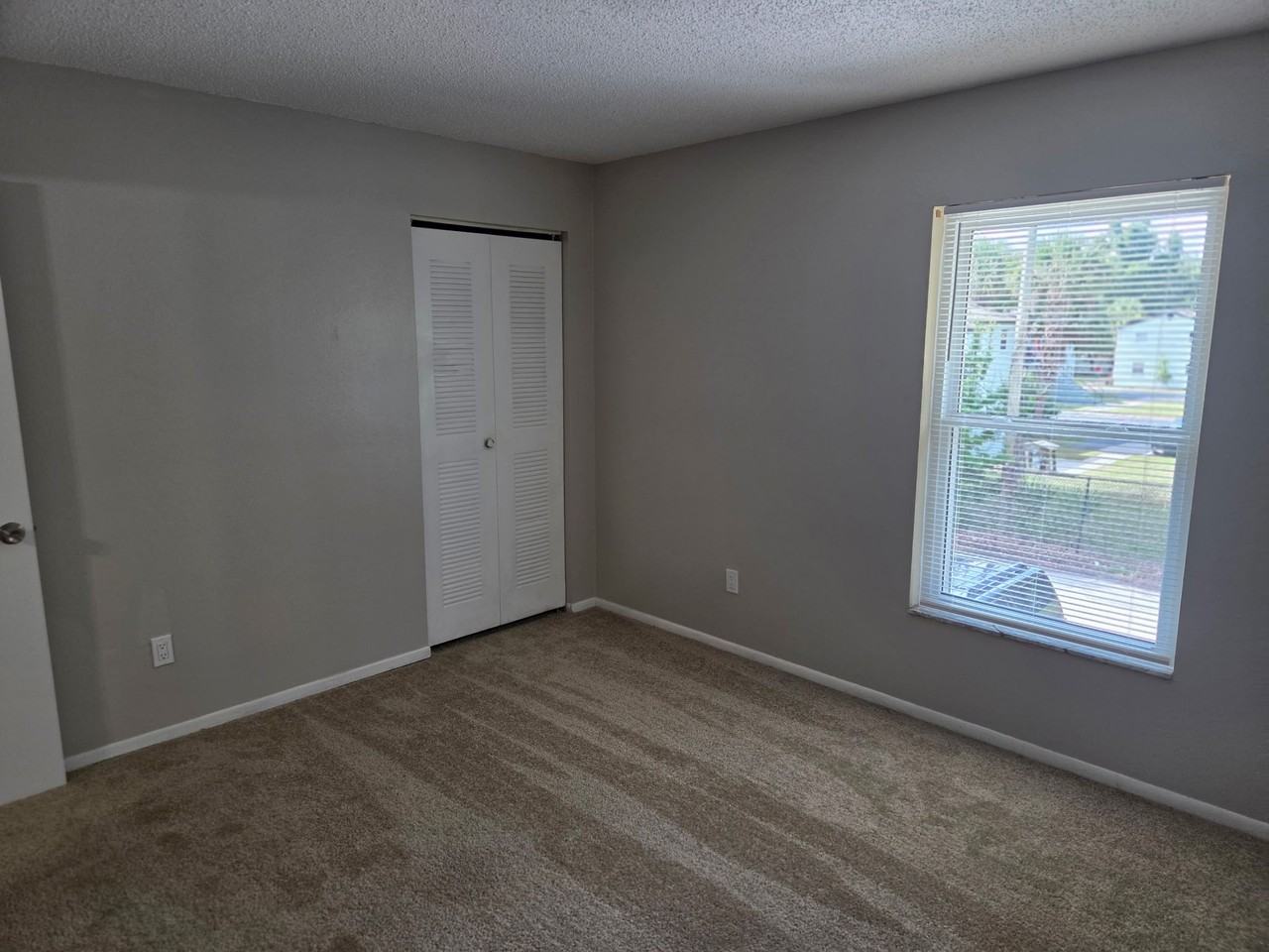 2434 N John Young Pkwy #6 - Photo 7 of 7