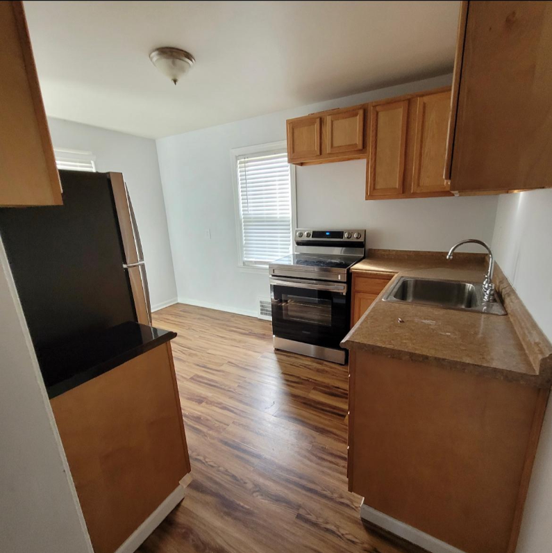 25770 Farringdon Ave - Photo 3 of 7