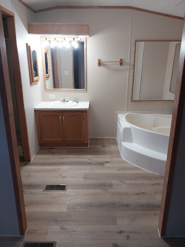 209 2nd St Sw - Photo 6 of 11