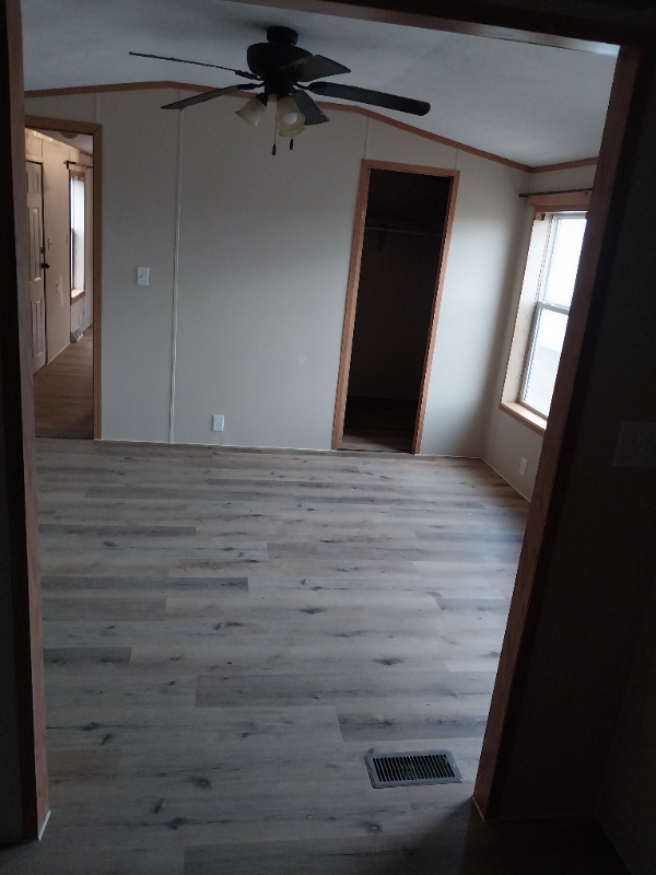 209 2nd St Sw - Photo 7 of 11