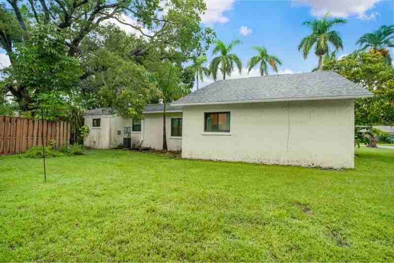 1540 Alhambra Dr #A - Photo 6 of 25