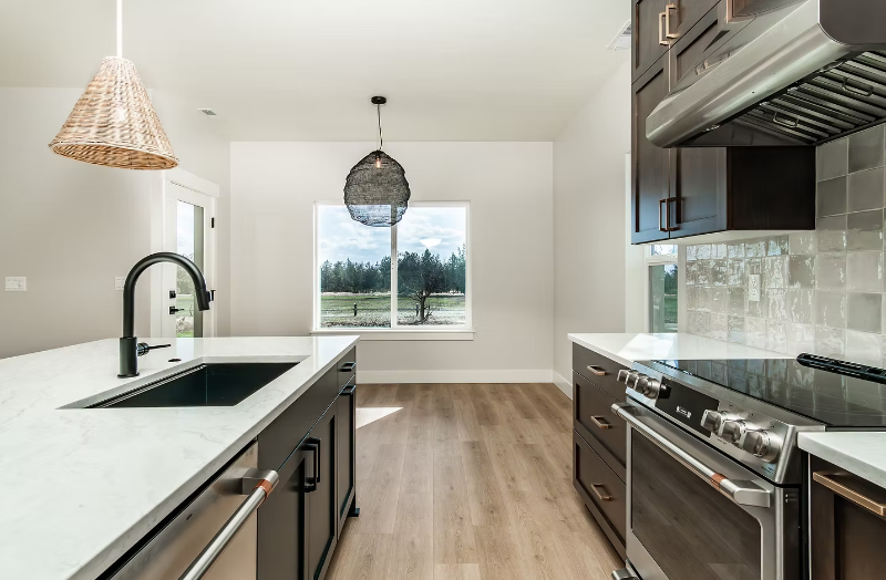 22505 Nelson Rd - Photo 2 of 10