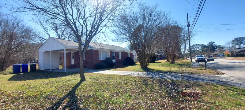 1105 Cedar Ln - Photo 2 of 18