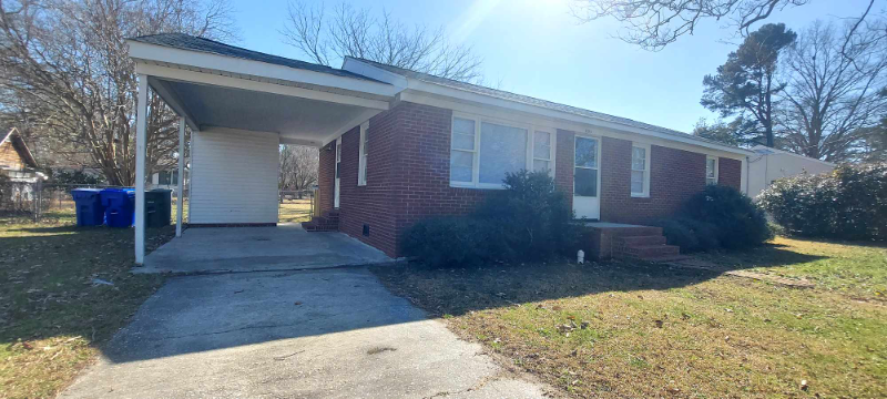 1105 Cedar Ln - Photo 3 of 18