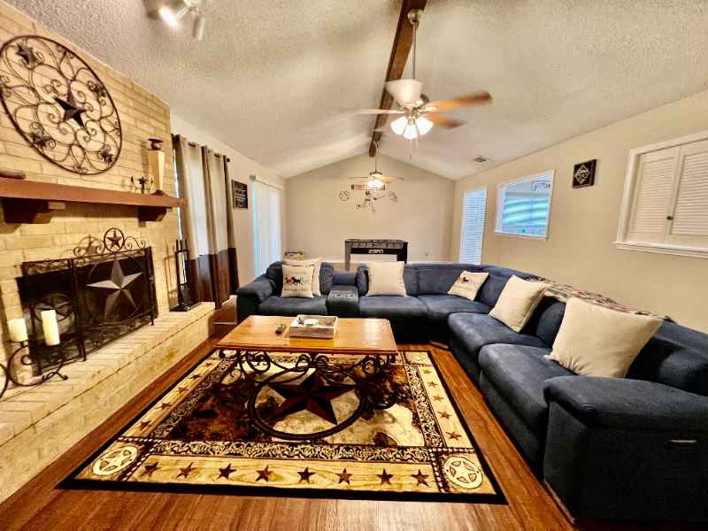 13806 Woodbreeze St - Photo 3 of 17