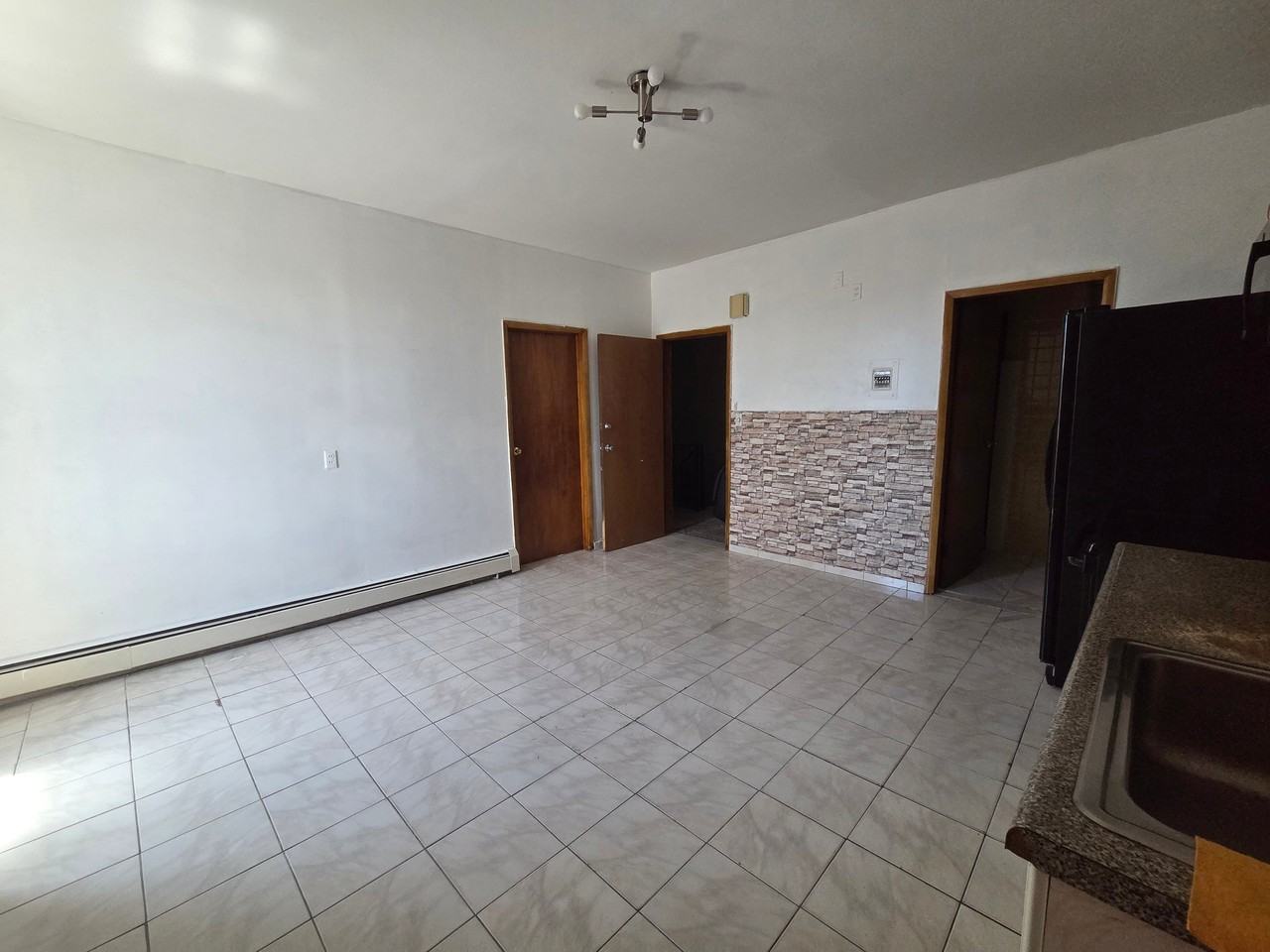 601 Elizabeth Ave #3B - Photo 5 of 8