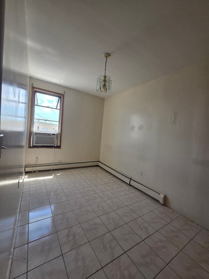 601 Elizabeth Ave #3B - Photo 6 of 8