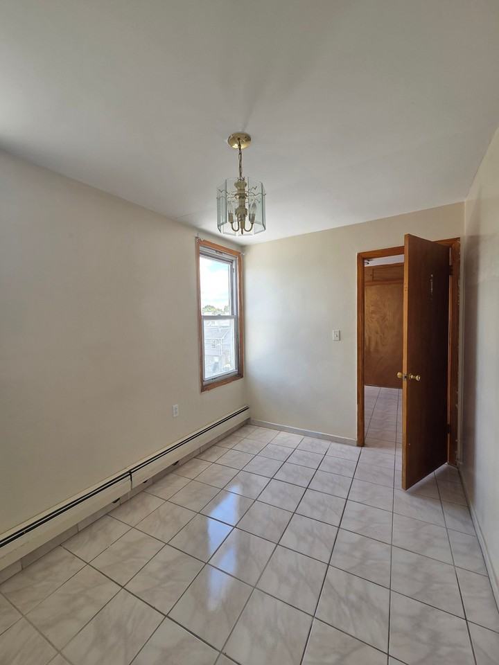 601 Elizabeth Ave #3B - Photo 7 of 8