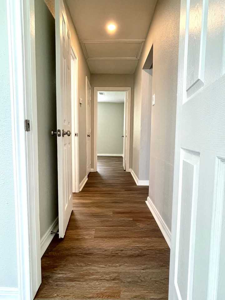 2618 Rosalee St - Photo 6 of 10