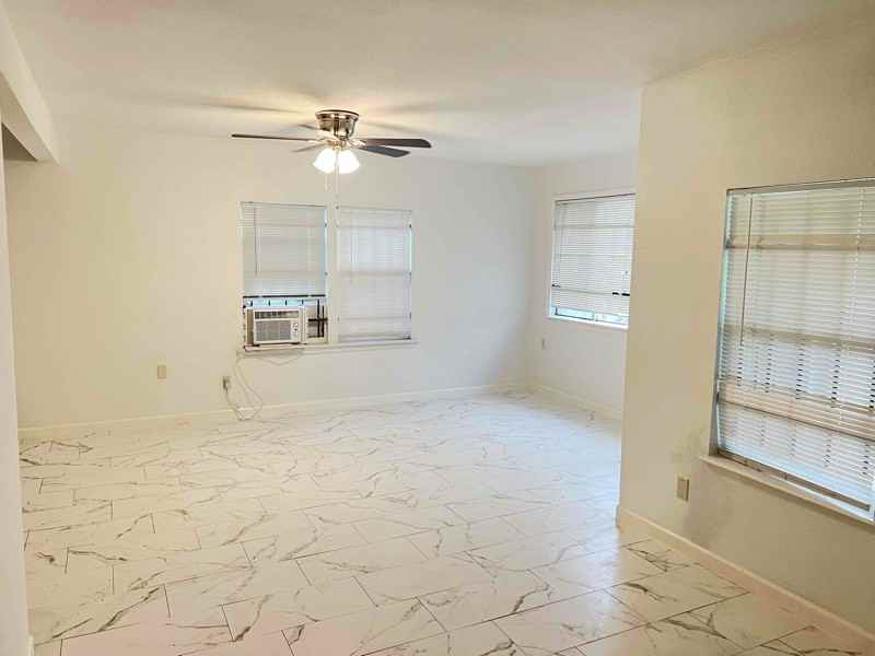 7949 Blue St - Photo 5 of 18