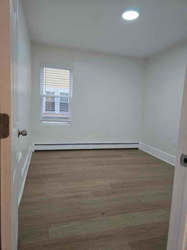 78 Potters Ave - Photo 4 of 11