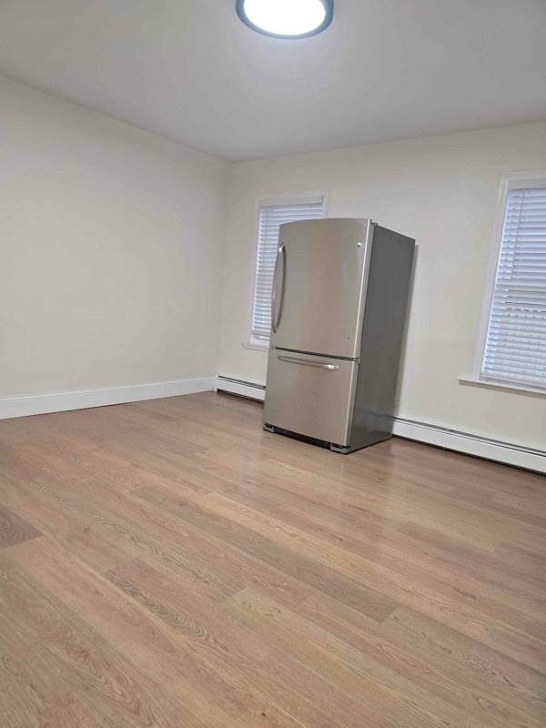 78 Potters Ave - Photo 7 of 11