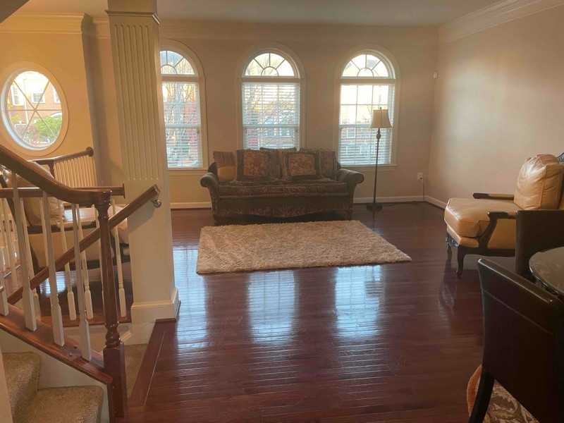 14605 Hawley Ln - Photo 5 of 15