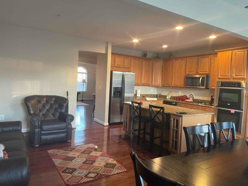 14605 Hawley Ln - Photo 7 of 15