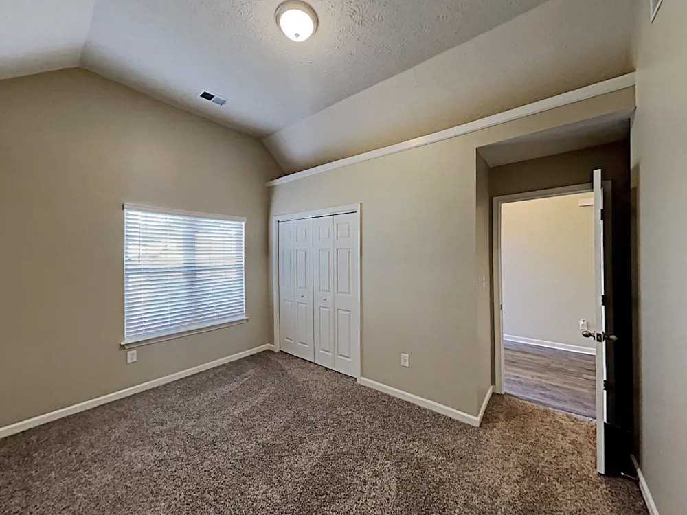 327 St Charles Ave #NA - Photo 3 of 8