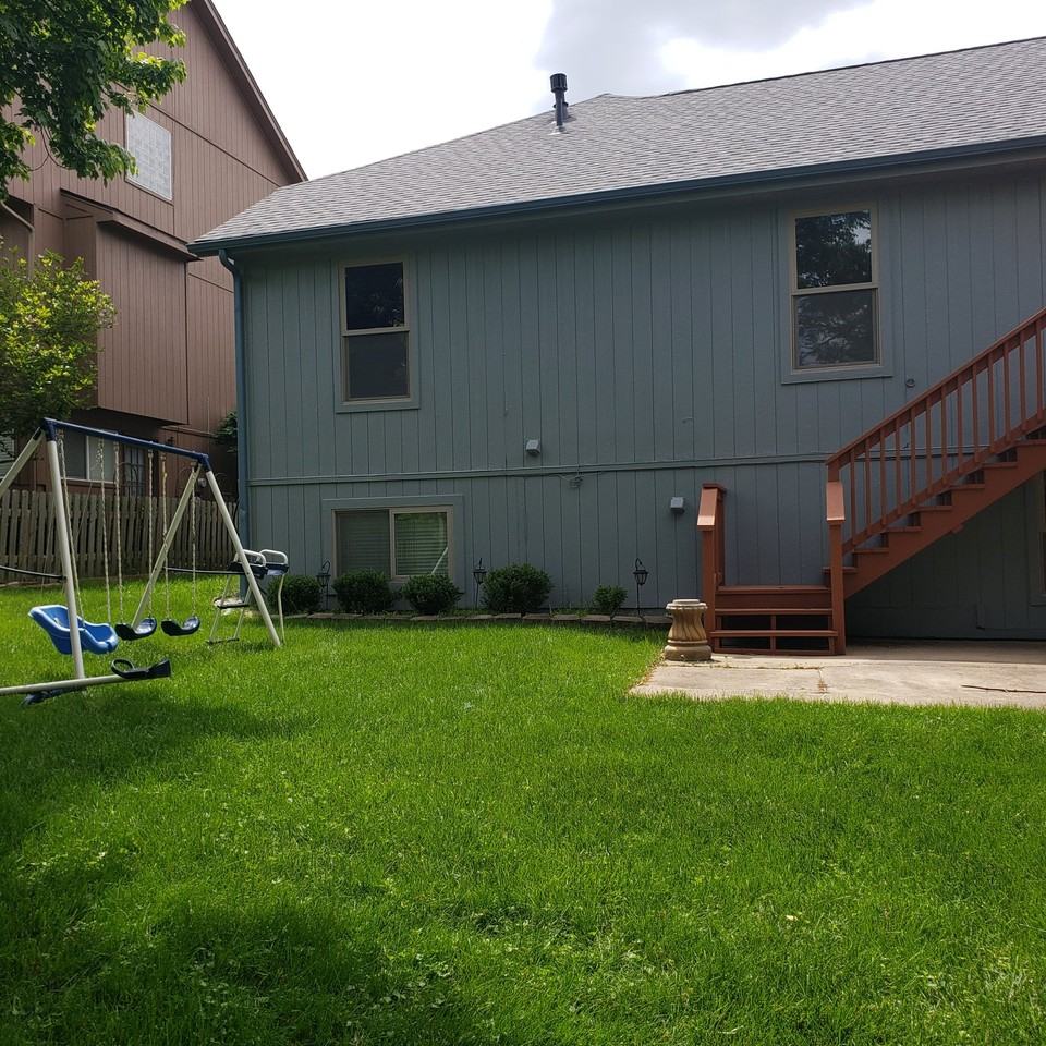 13642 W 129th St - Photo 2 of 4