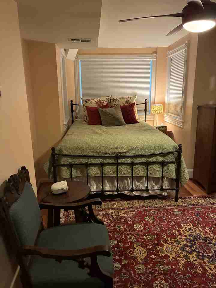 436 6th St Ne #1 - Photo 4 of 10