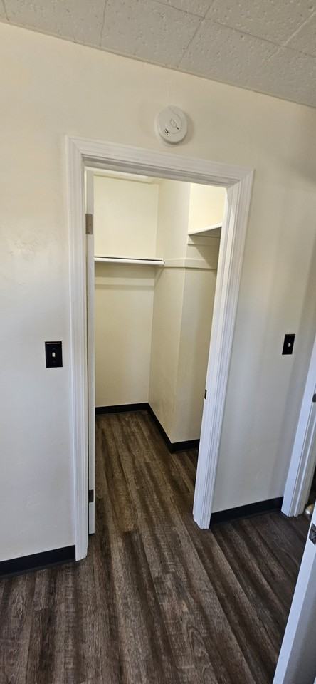 1105 W Kamps Ave - Photo 6 of 13