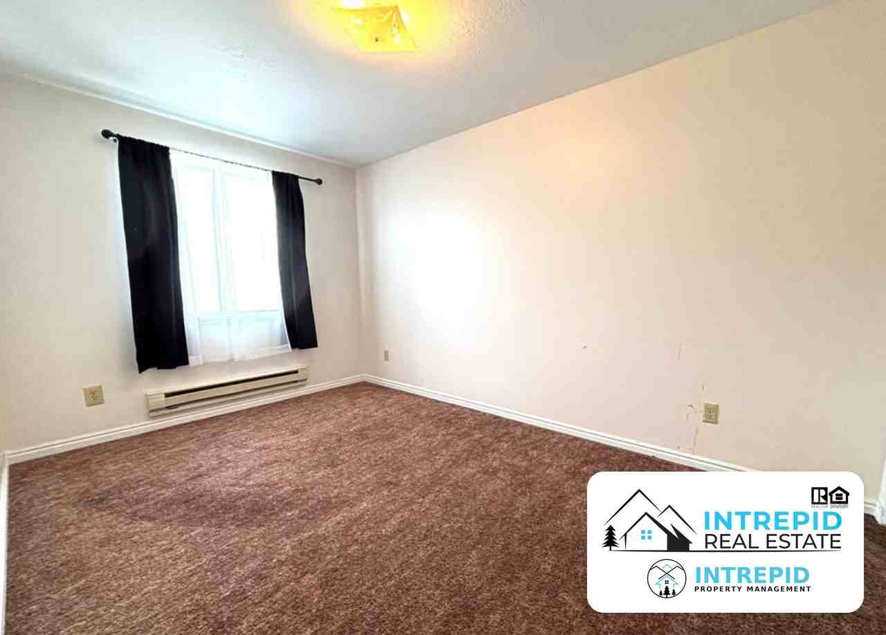 171 Hokanson Ave #6 - Photo 3 of 6