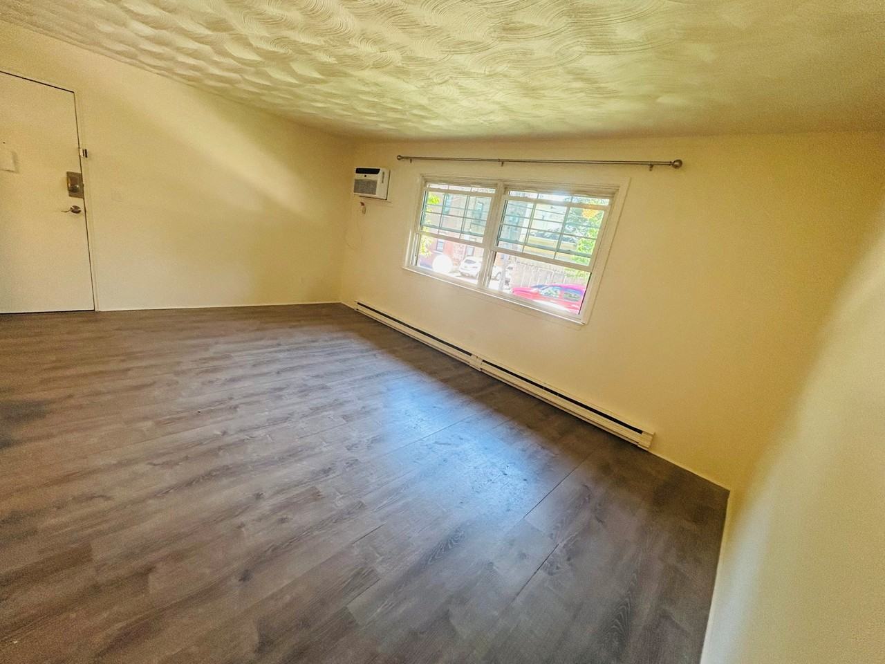 401 Howe Ave #B - Photo 3 of 14