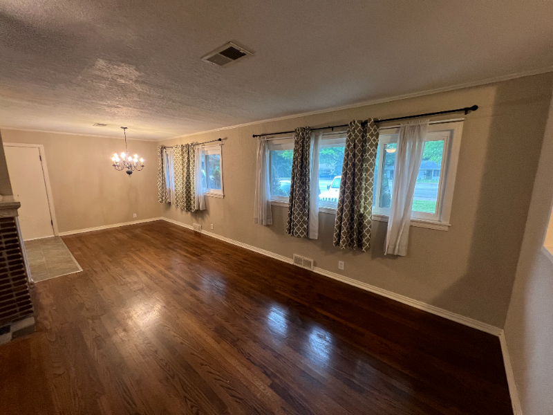 2121 W Wedington Dr - Photo 4 of 15