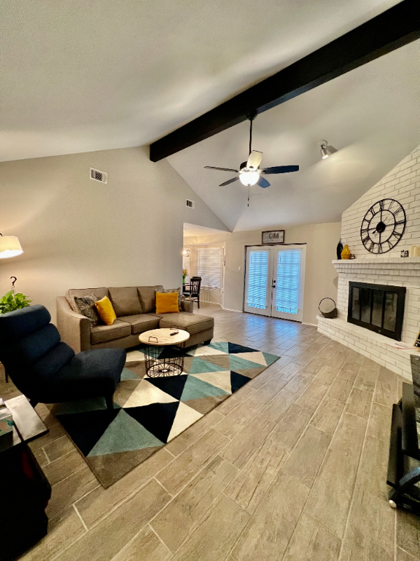 550 Westoak - Photo 3 of 19