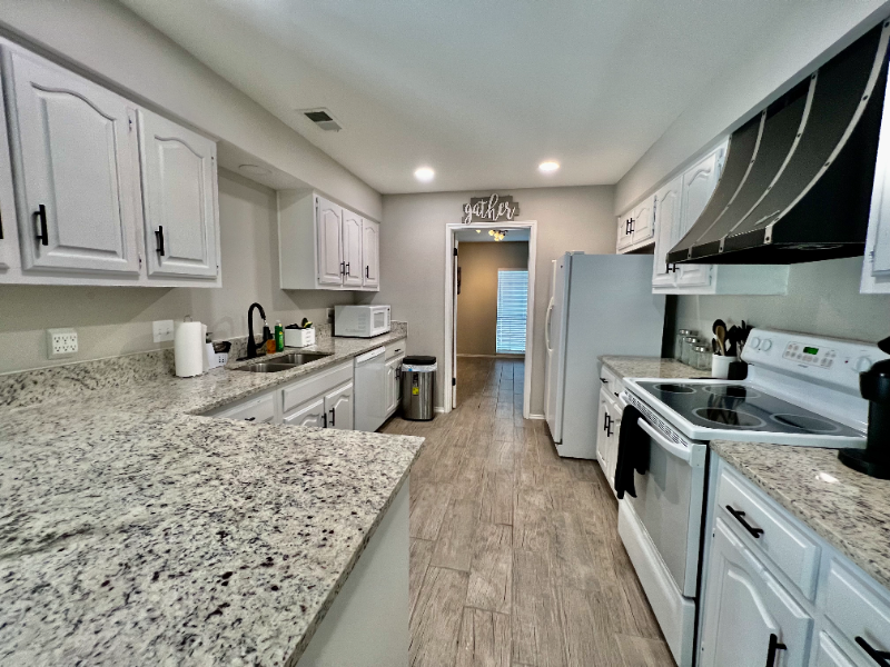 550 Westoak - Photo 5 of 19