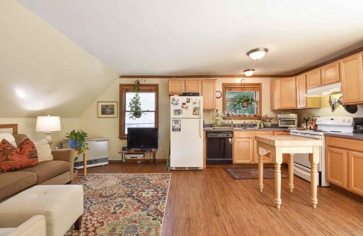 667 Middle St #2 - Photo 6 of 11