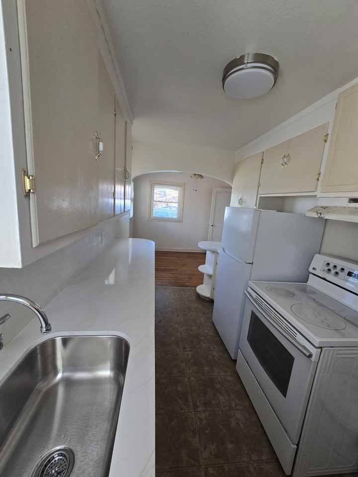 813 38th St #NA - Photo 5 of 12