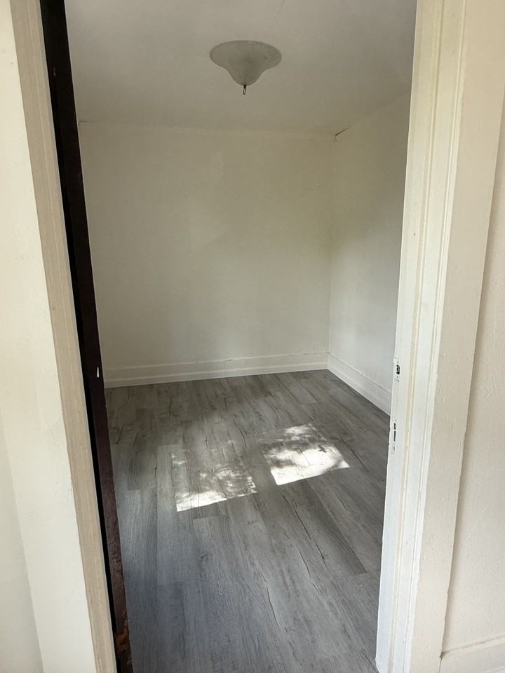 912 18th Ave - Photo 4 of 5