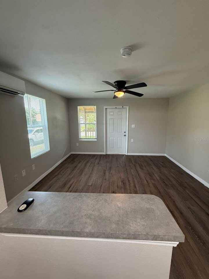 1512 7th St #1512 - Photo 3 of 7