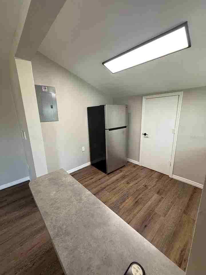 1512 7th St #1512 - Photo 5 of 7