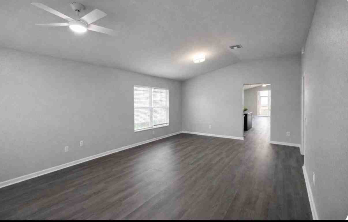 5651 Swplace - Photo 3 of 17