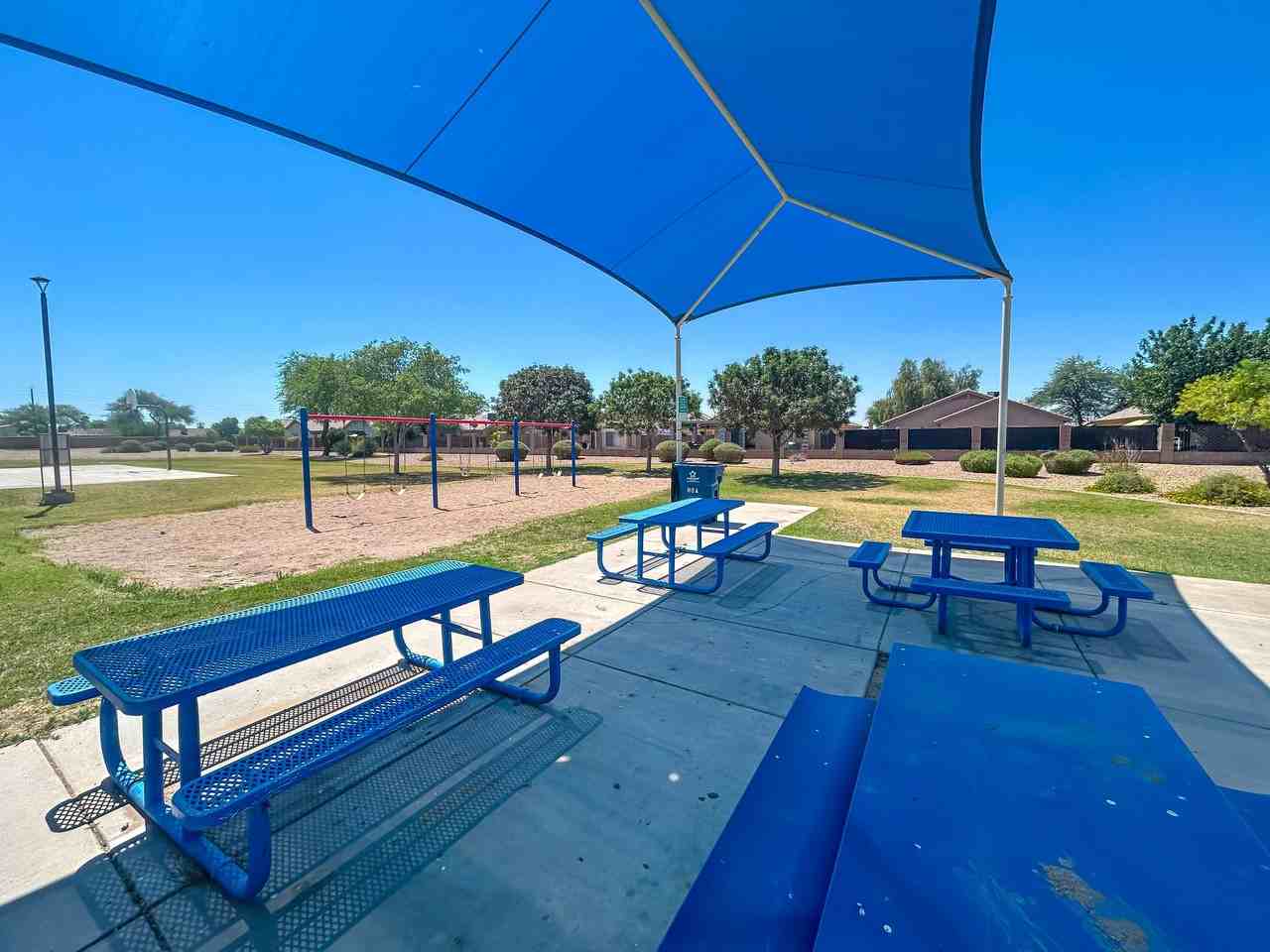 927 E Yuma Ave - Photo 4 of 8