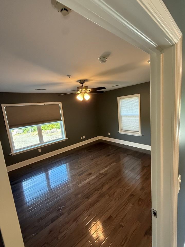 2452 Albany St - Photo 5 of 10