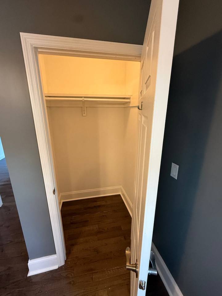 2452 Albany St - Photo 7 of 10