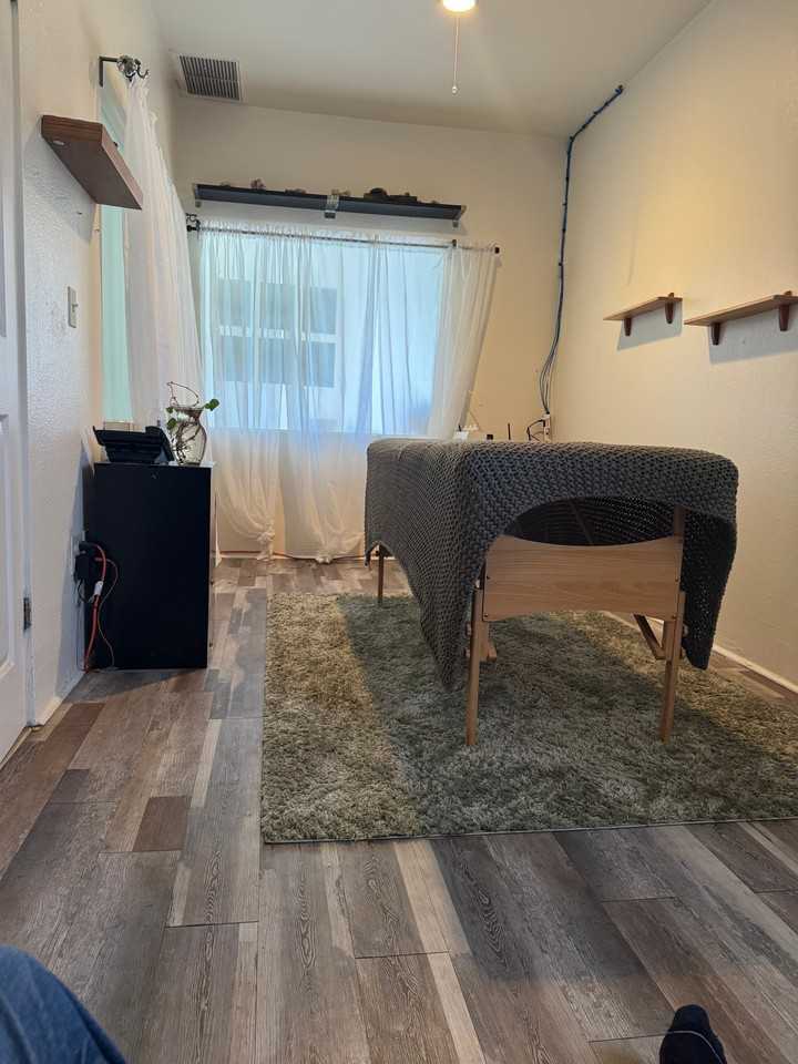 255 E St - Photo 2 of 6