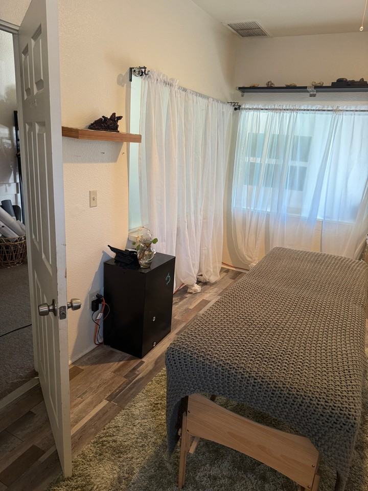 255 E St - Photo 6 of 6