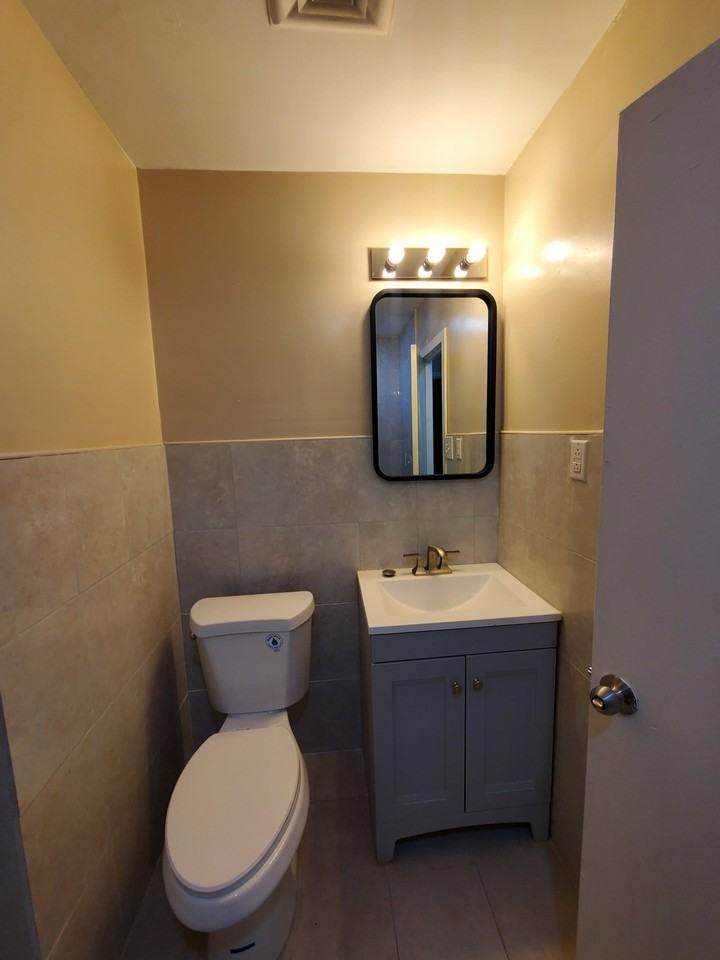 7915 Bustleton Ave #2ndFL - Photo 4 of 15