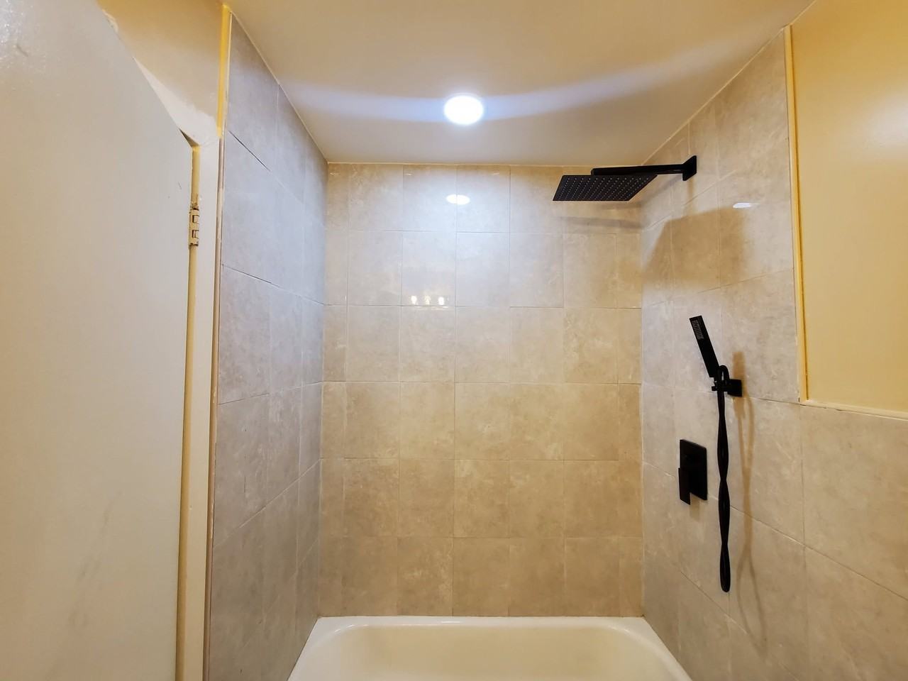 7915 Bustleton Ave #2ndFL - Photo 5 of 15