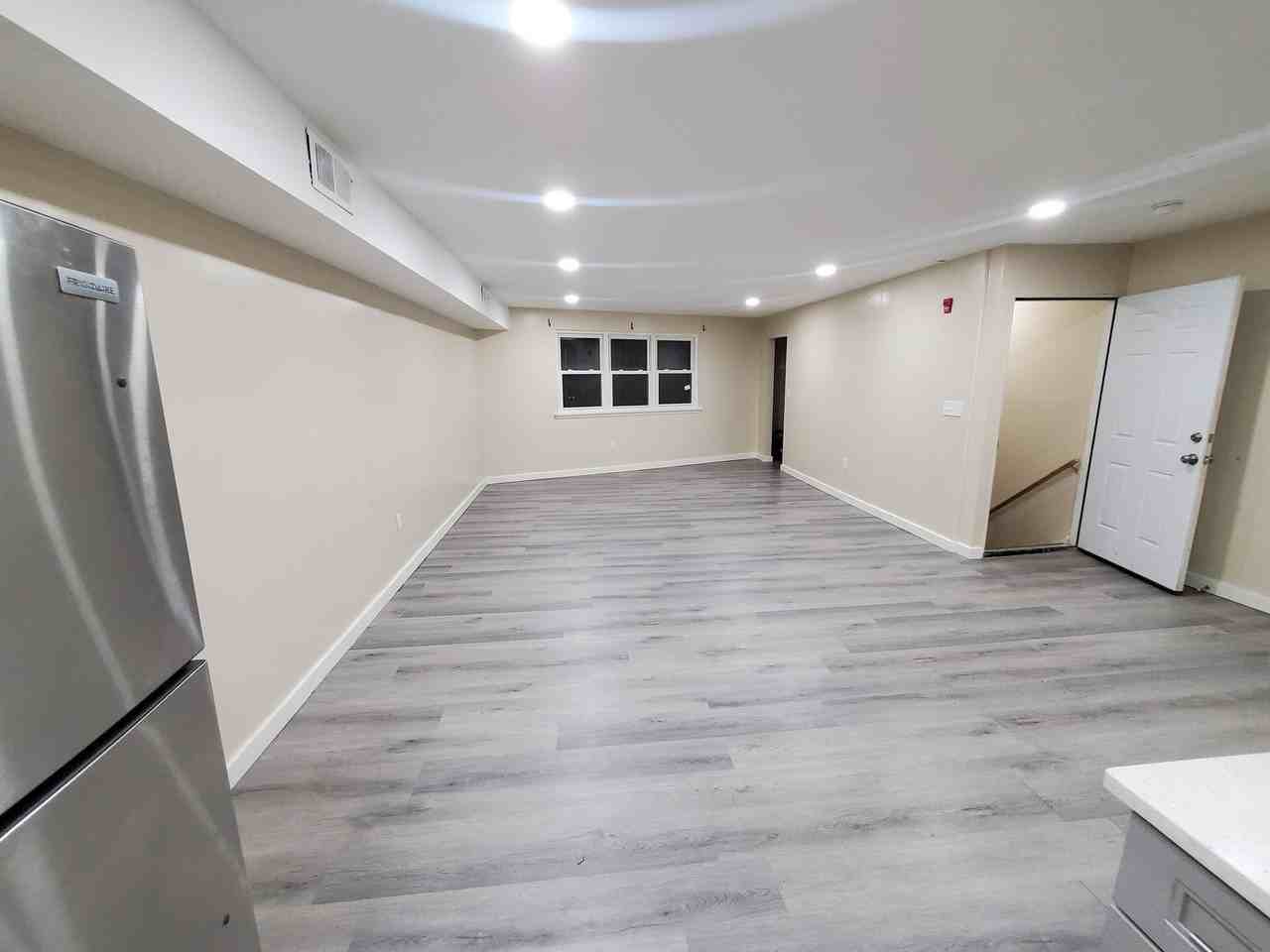 7915 Bustleton Ave #2ndFL - Photo 7 of 15
