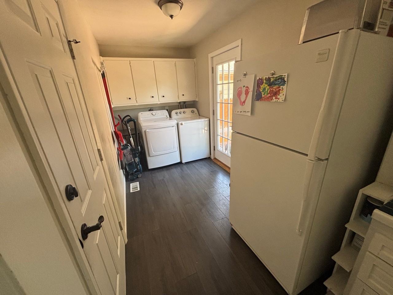 1007 Sanders Dr - Photo 3 of 11