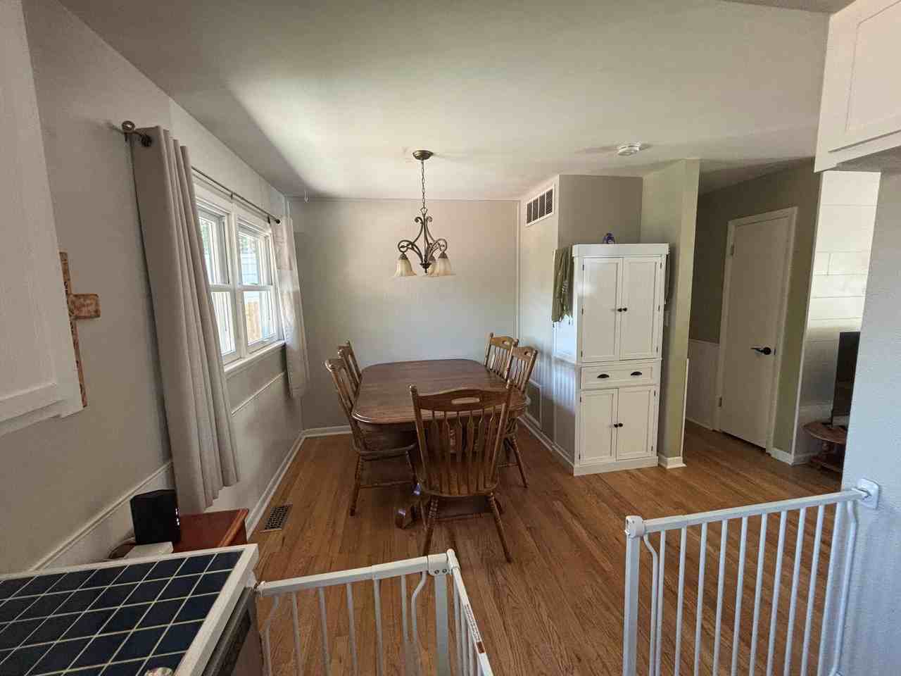 1007 Sanders Dr - Photo 5 of 11