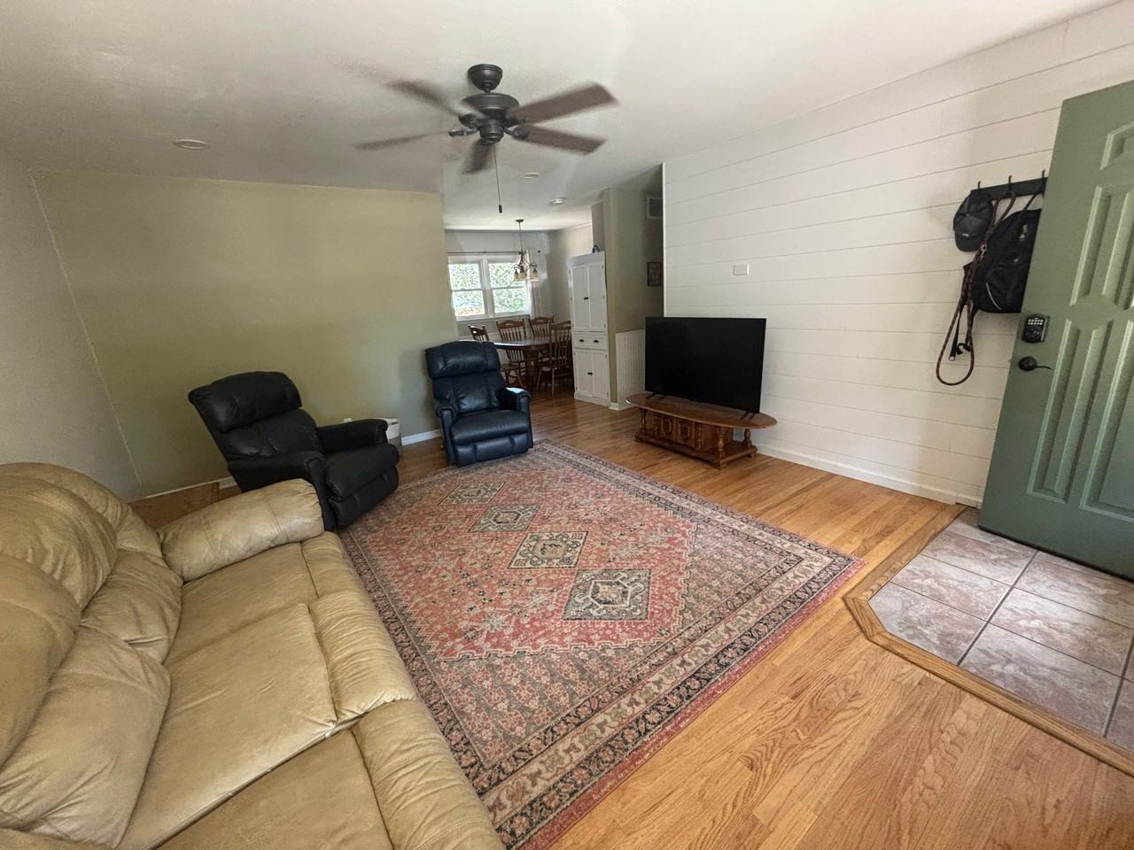 1007 Sanders Dr - Photo 6 of 11