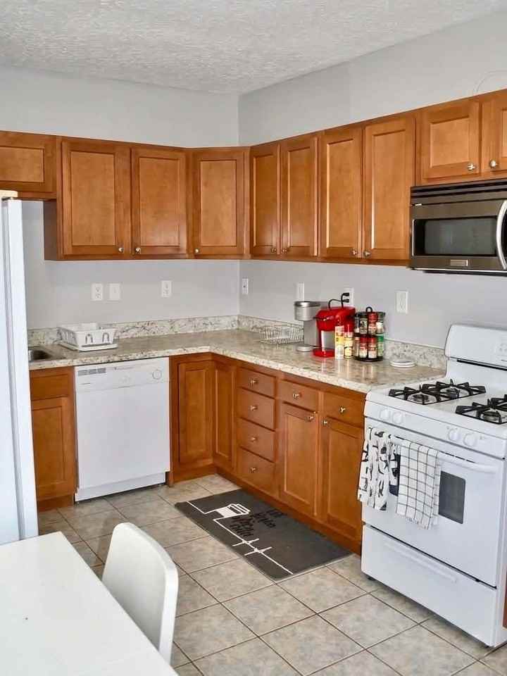 2335 Wheeler St - Photo 2 of 4