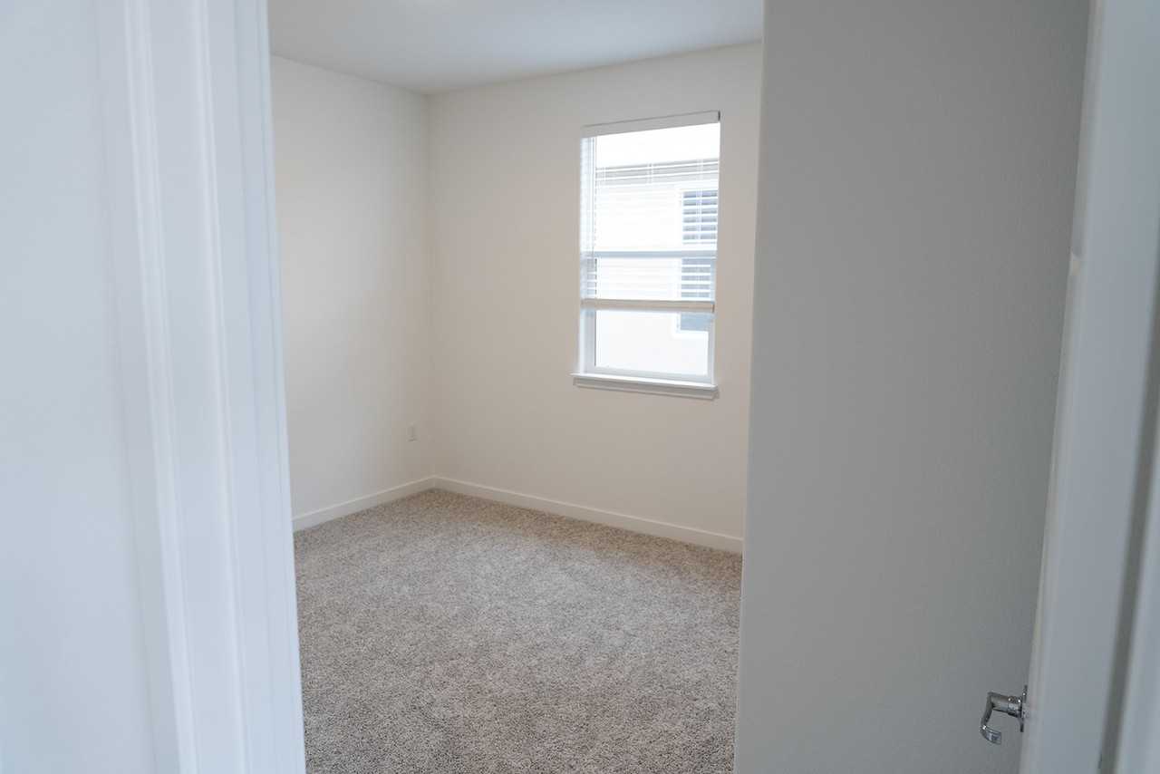 5318 Lake Mary Dr - Photo 2 of 5