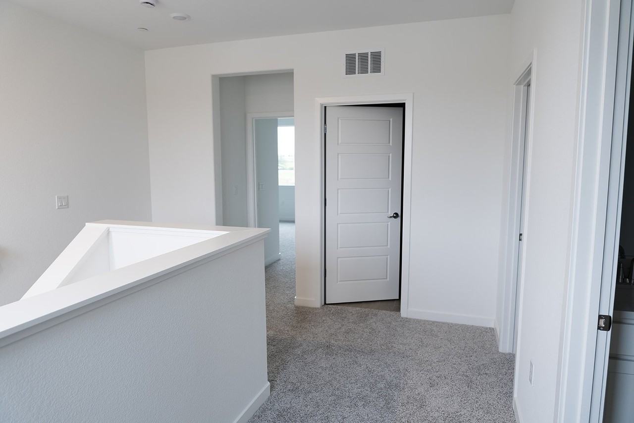 5318 Lake Mary Dr - Photo 3 of 5